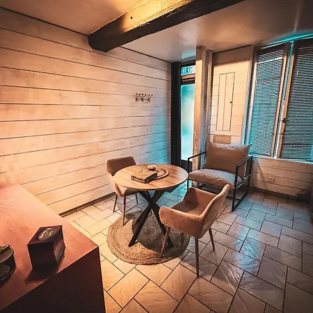 Le 105, أونفلور