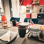 Le 105, 住宿加早餐酒店 4*