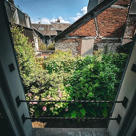 Le 105, B&B